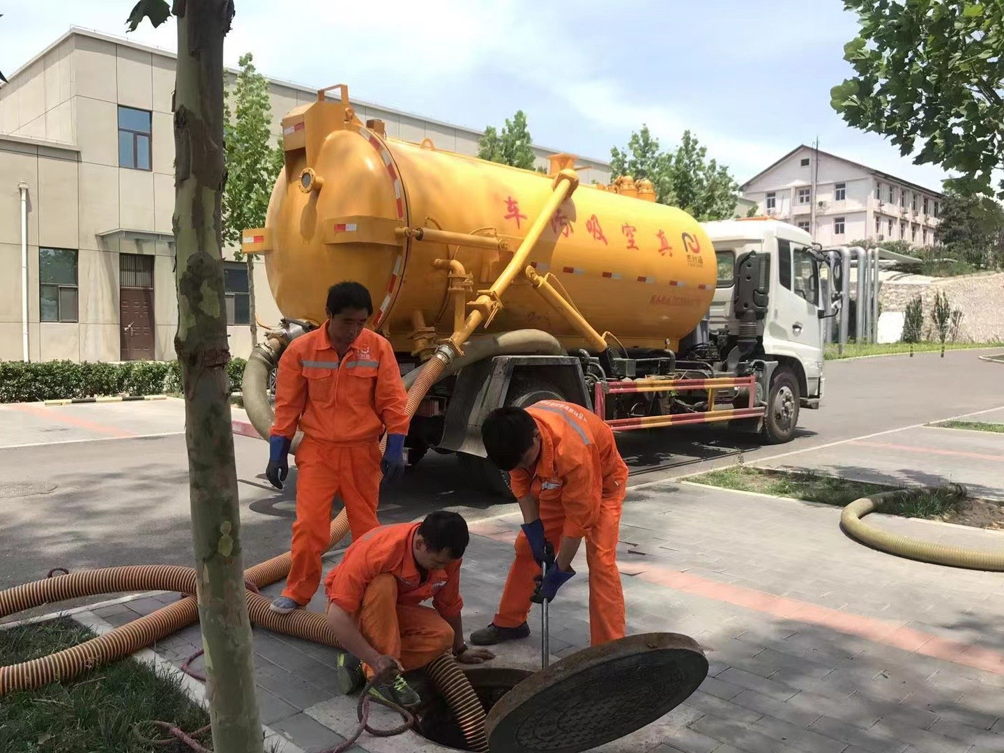 崇川化粪池清理与5-8吨吸粪车施工效率分析